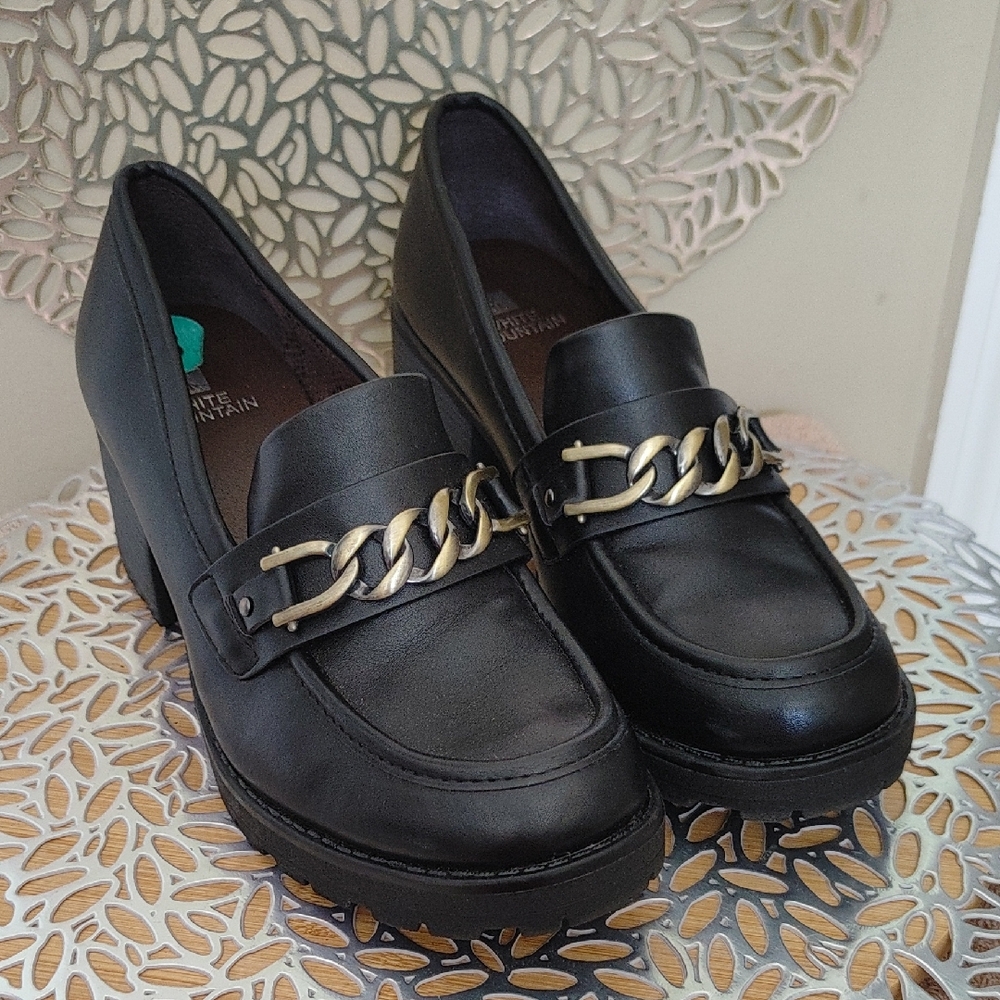 🏔️ NWOT White Mountain Shoes